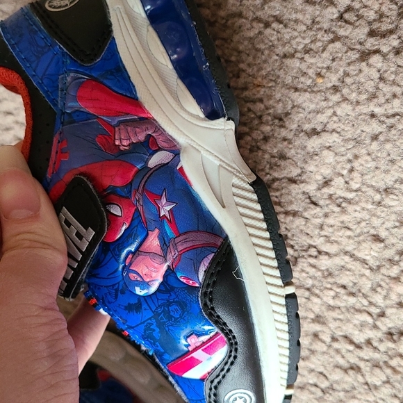Marvel shoes - Picture 6 of 8